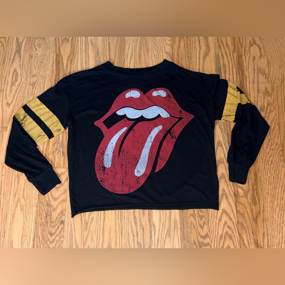 Rolling Stones Vintage-Style Graphic Long Sleeve Crop Tee - Black
